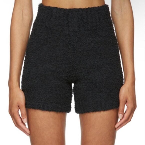 SKIMS Pants - SKIMS Classic Fluffy Teddy Fleece Shorts
